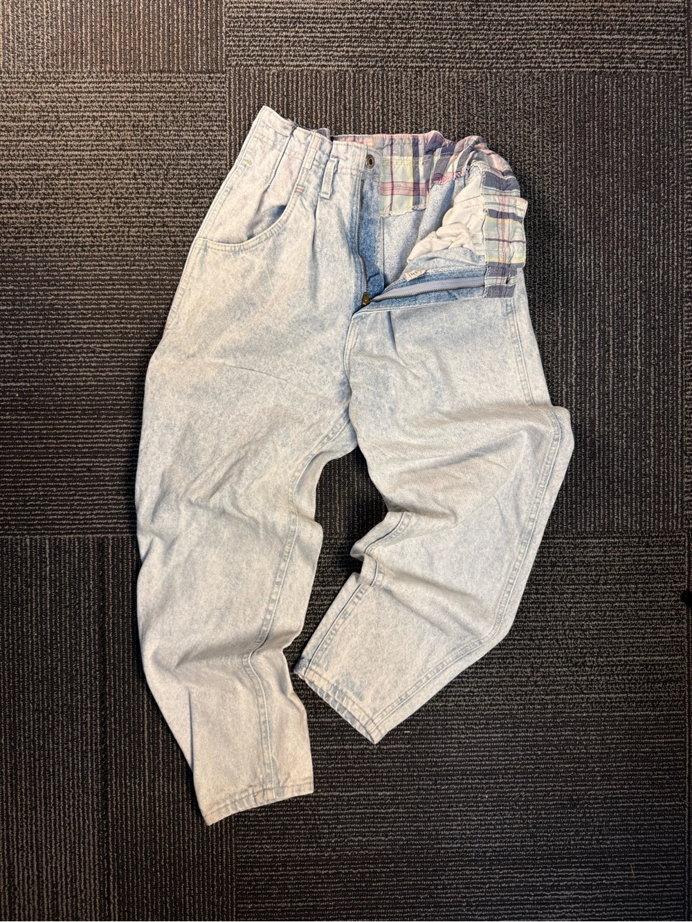 80’s Vintage LEE Women’s Acid Light Wash High-Waist Denim Pants, Size 8 Petite
